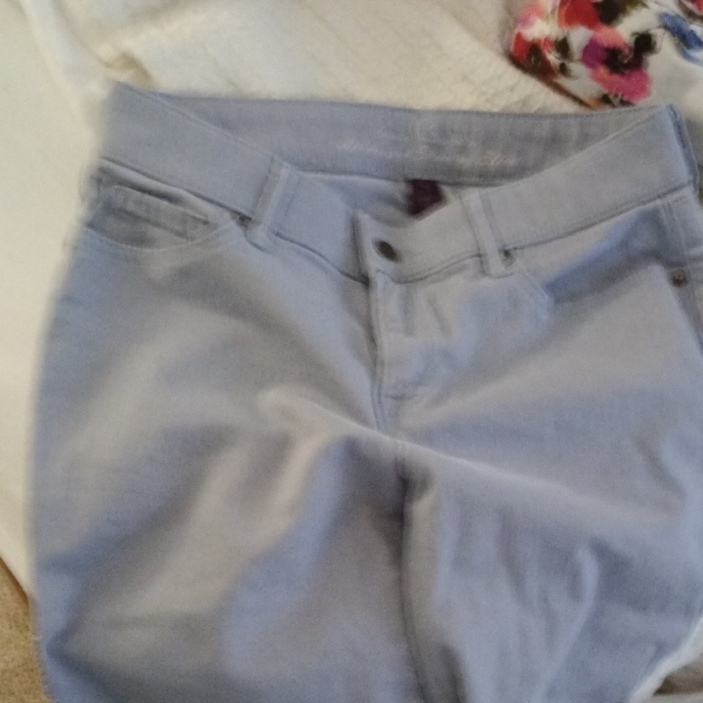 Gloria Vanderbilt Light Blue Jeans